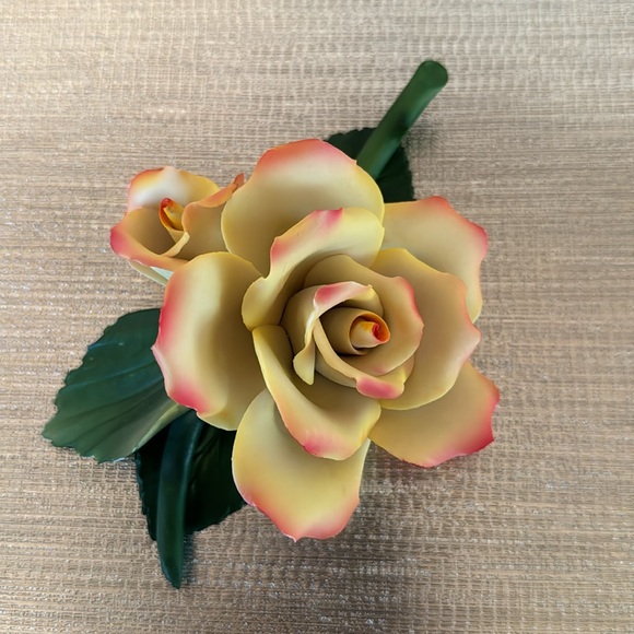 Vintage Capodimonte Porcelain yellow Rose with a bud - Picture 4 of 6